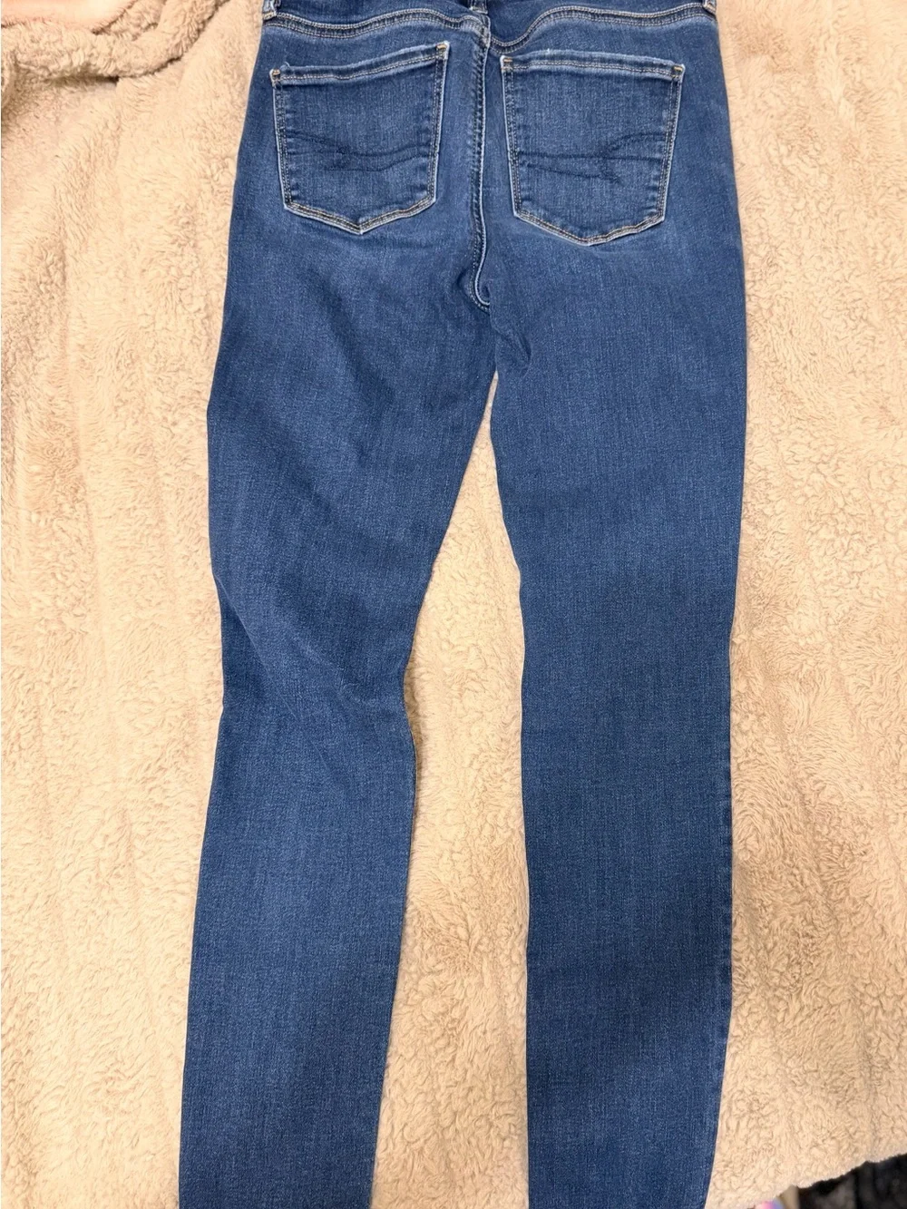 American Eagle Outfitters Women's Skinny Jeans in Medium Blue Wash